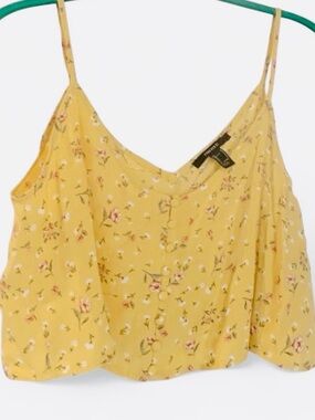 Forever 21 lLight Yellow Floral Cropped Flowy Tank Top Cami Button Front Medium